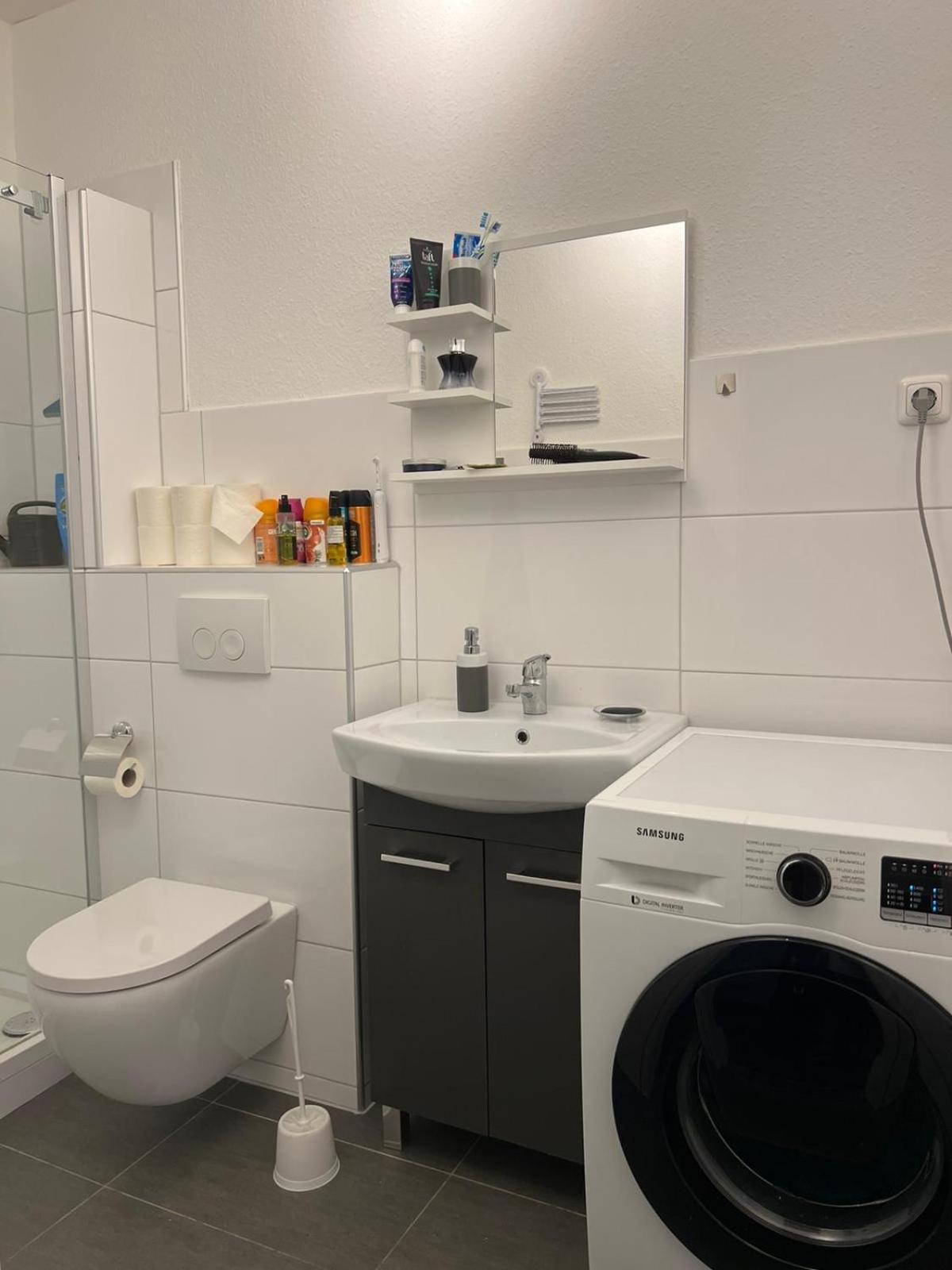 Moderne Und Helle Ferienwohnung Im Herzen Der Stadt Dortmund Exterior foto